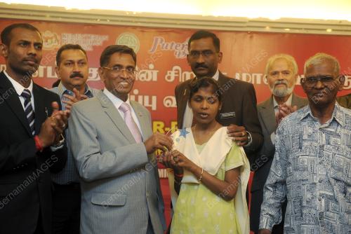 KL33_17052017_MIC_BN197001013801