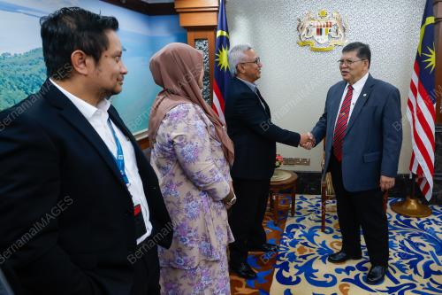 TAN SRI JOHARI ABDUL