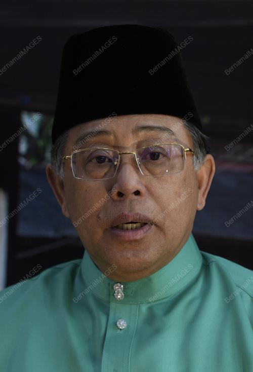 DATUK AZIH MUDA