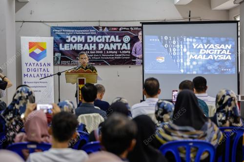 FAHMI FADZIL