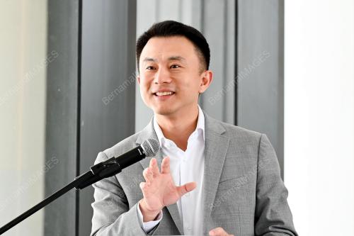 SIMON SUN