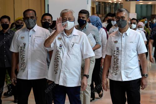 DATUK SERI ISMAIL SABRI YAAKOB