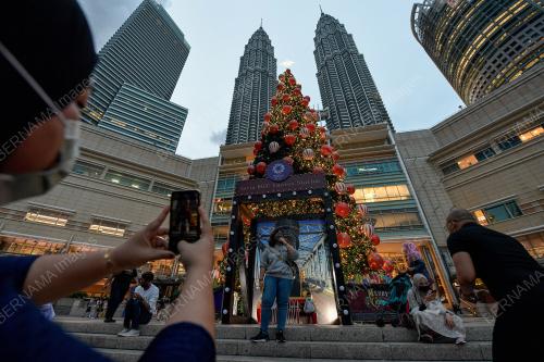 TINJAUAN KAWASAN TUMPUAN ORANG RAMAI