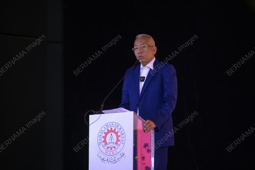 DATUK SERI MAHDZIR KHALID