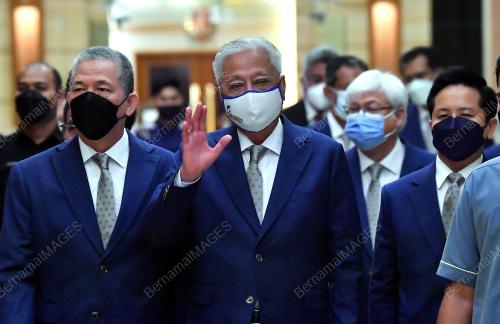 DATUK SERI ISMAIL SABRI YAAKOB