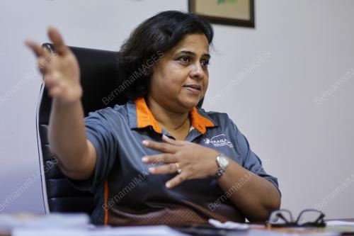 DR S SUNITHA
