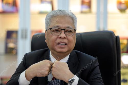 DATUK SERI ISMAIL SABRI YAAKOB