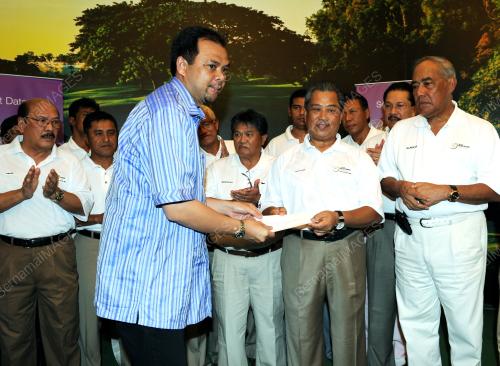 TAN SRI MUHYIDDIN YASSIN