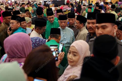 AL-SULTAN ABDULLAH RI'AYATUDDIN AL-MUSTAFA BILLAH SHAH