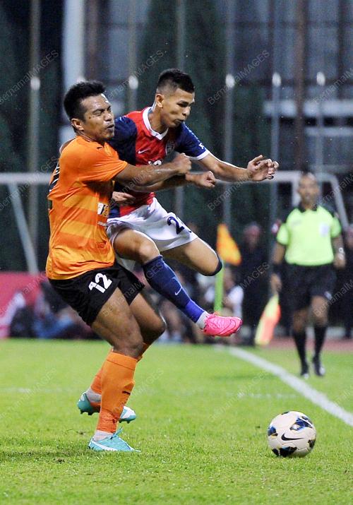 KL33_22082015_BOLA