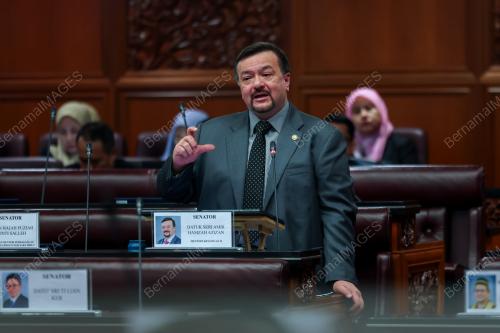 DATUK SERI AMIR HAMZAH AZIZAN
