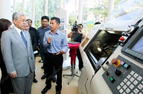 KL33_24022014_PAMERAN