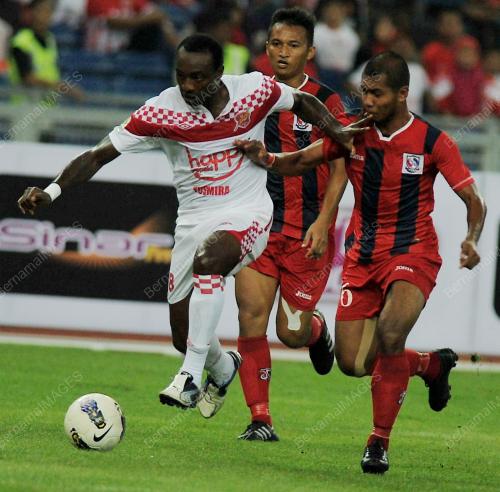 KL33_24032012_BOLA