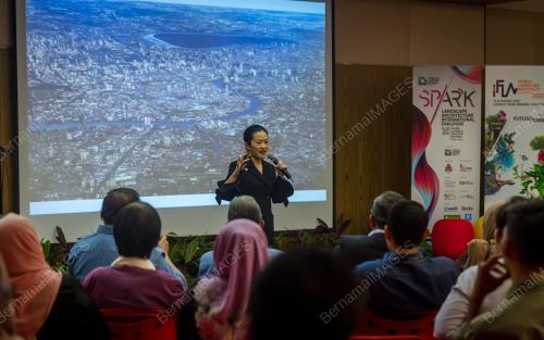 KL33_24102018_SPARK_BN201810241790