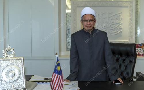 SENATOR DATUK SERI DR ZULKIFLI MOHAMAD AL-BAKRI