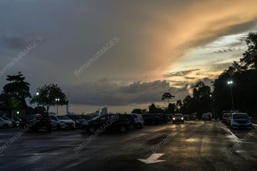 PEMANDANGAN SENJA