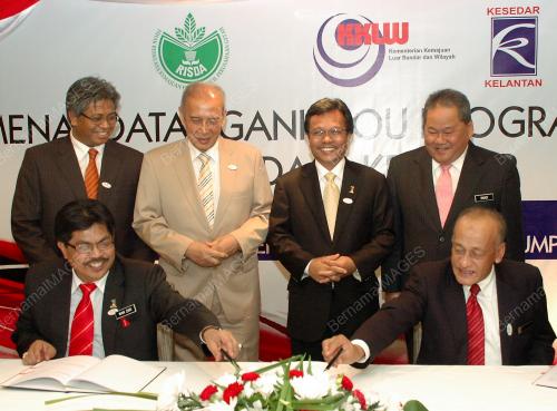 KL33_26042012_MOU_RISDA_DAN_KESEDAR