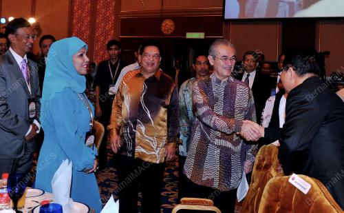 KL33_26112012_TUN_BADAWI