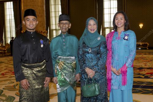 KL33_27102016_AGONG_PINGAT