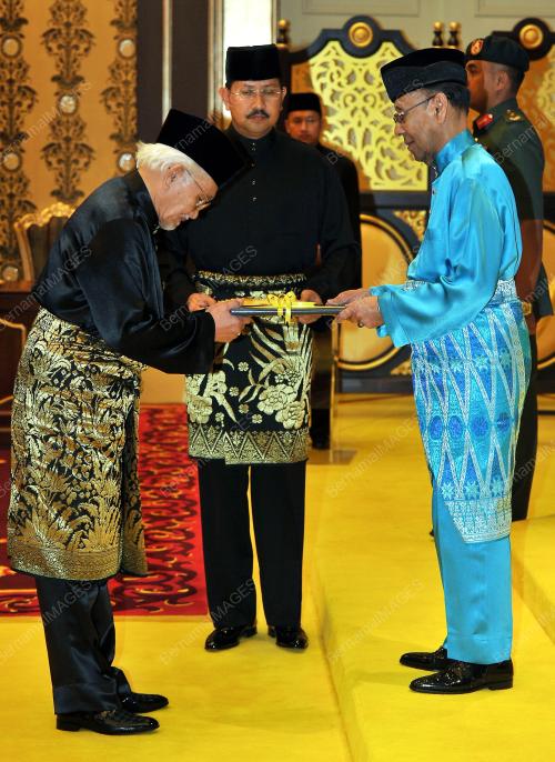 KL33_28022014_AGONG