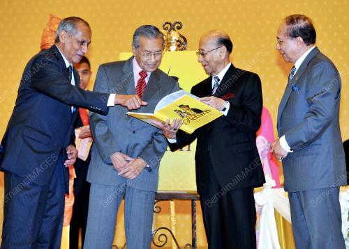 KL33_28112012_AGONG