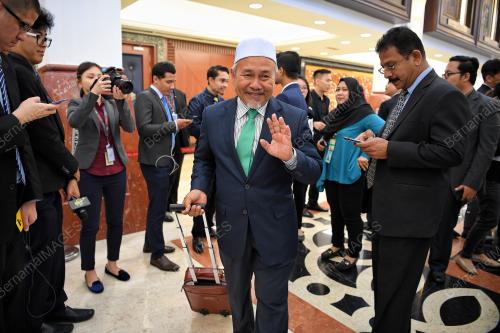 KL33_28112018_PARLIMEN_BN201810130775