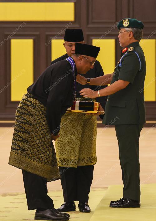 AL-SULTAN ABDULLAH RI'AYATUDDIN AL-MUSTAFA BILLAH SHAH