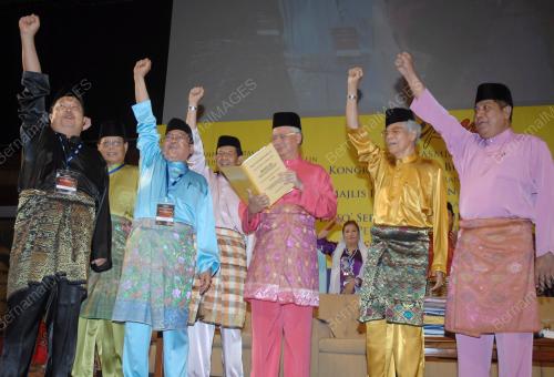 MOHD NAJIB TUN ABDUL RAZAK
