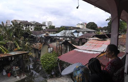 KL33_29122017_KEBAKARAN_KGBARU