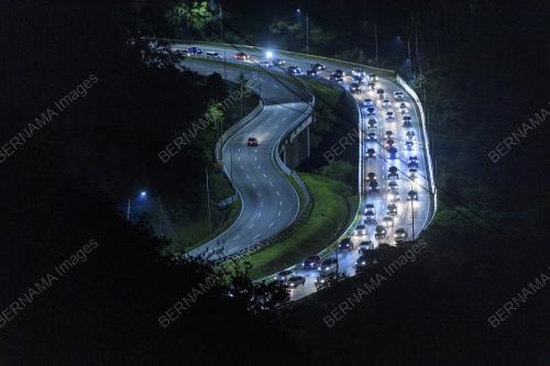 ALIRAN TRAFIK KE PANTAI TIMUR