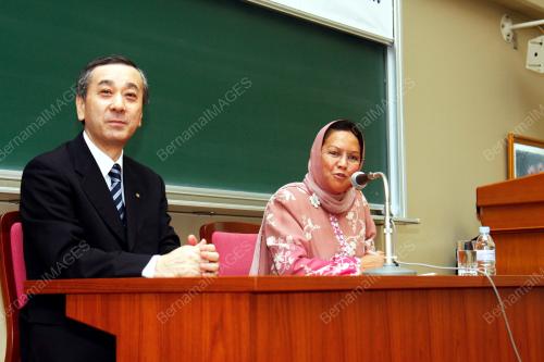 TUN JEANNE ABDULLAH