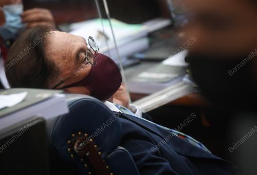 PERSIDANGAN PARLIMEN PENGGAL KETIGA