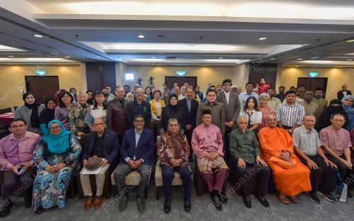 DATUK AARON AGO DAGANG