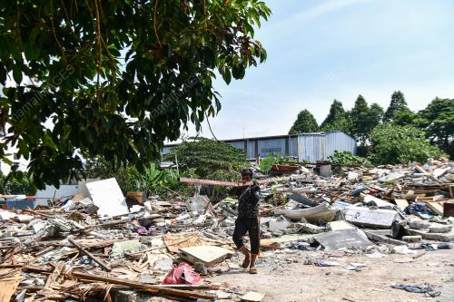 TINJAUAN KAMPUNG MAKMUR