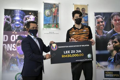 MAJLIS PENYAMPAIAN INSENTIF PERTANDINGAN BAM & PELANCARAN 'WALL OF CHAMPIONS'