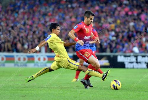 KL34_01062013_BOLA