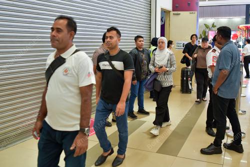KOTAK SUIS PAM LRT TERBAKAR