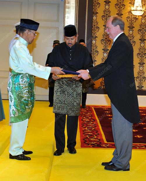 KL34_02102013_DUTA
