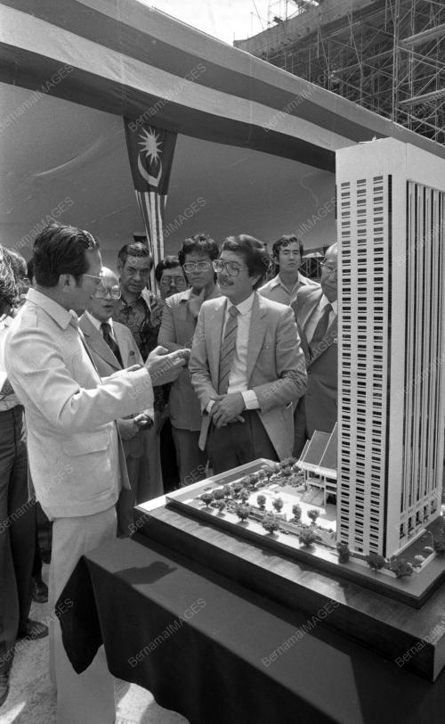 KL34_04022015_MAHATHIR_PNB