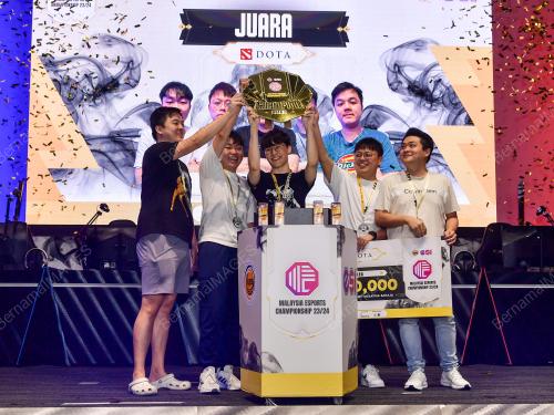 DOTA 2 ESPORTS CHAMPIONSHIPS
