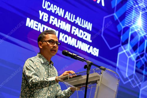 FAHMI FADZIL