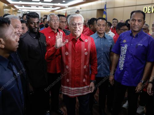 DATUK SERI ISMAIL SABRI YAAKOB