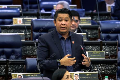 DATUK LUKANISMAN AWANG SAUNI