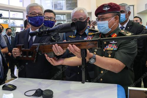 DATUK SERI ISMAIL SABRI YAAKOB