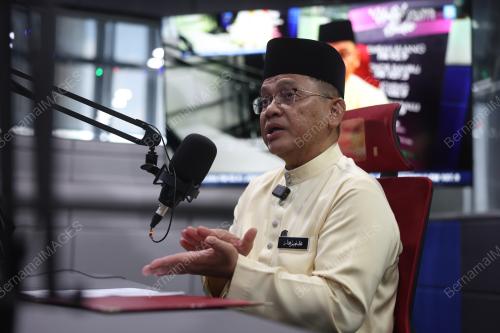 DATUK DR MOHD NA'IM MOKHTAR