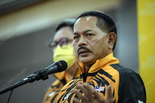 DATUK NUR AZMI AHMAD