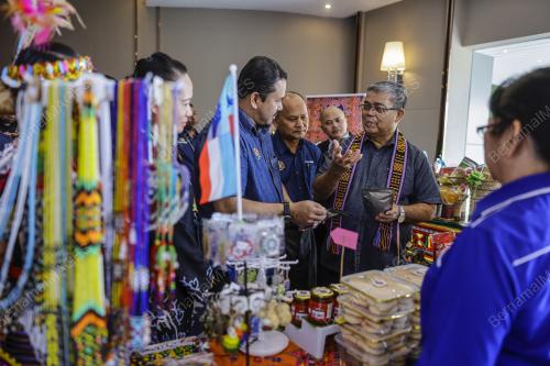 DATUK AARON AGO DAGANG
