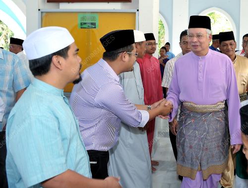 KL34_06012012_SEMBAHYANG