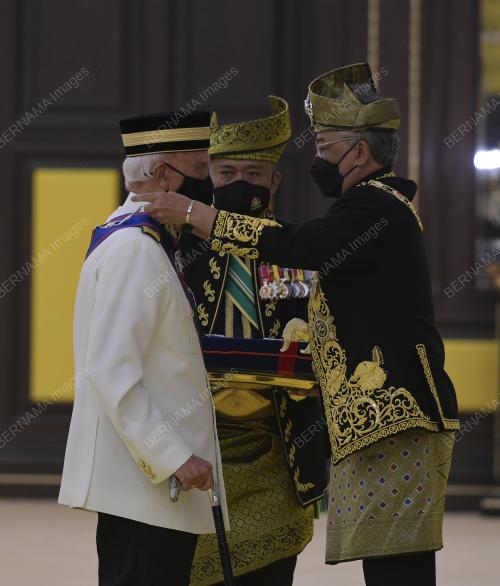AL-SULTAN ABDULLAH RIÃ•AYATUDDIN AL MUSTAFA BILLAH SHAH