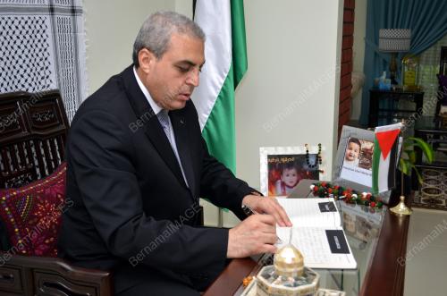 KL34_06082015_BOOK_OF_CONDOLENCE
